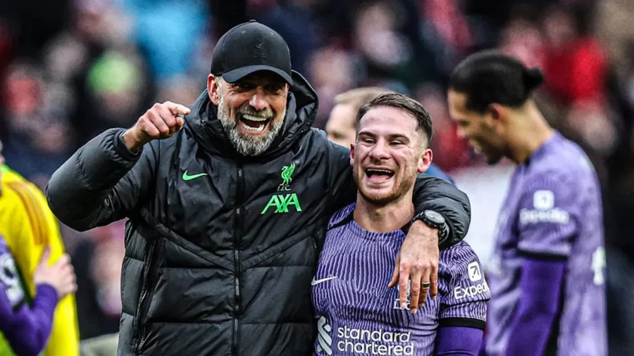 CON MAC ALLISTER. J&uuml;rgen Klopp dirigi&oacute; a tan solo tres argentinos.