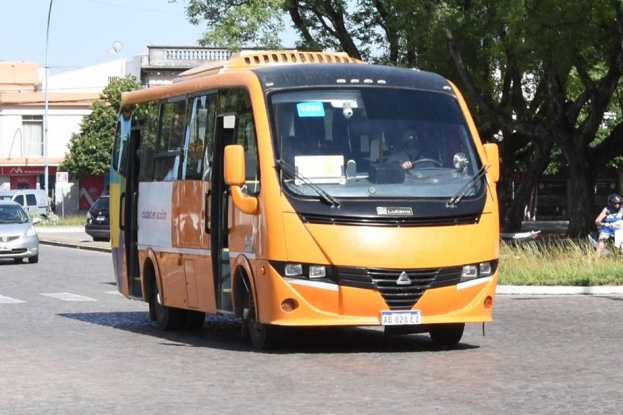 HABILITACION. Tras las mejoras que se hicieron sobre calle Tucum&aacute;n, la L&iacute;nea 2 de los minibuses retom&oacute; su recorrido normal.