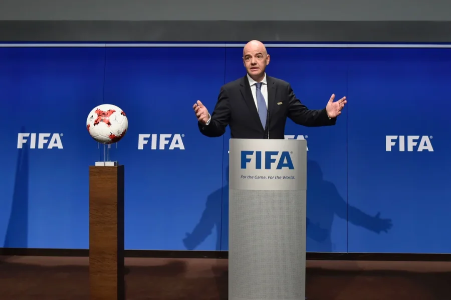 Gianni Infantino prometi&oacute; llevar un Mundial a Bolivia.