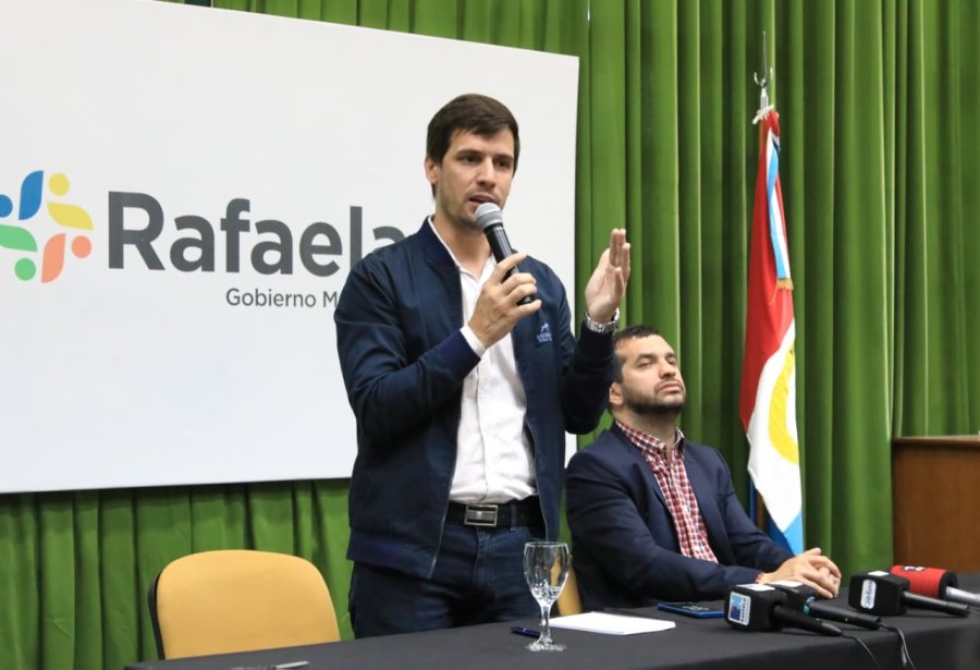 El intendente abri&oacute; los sobres de una licitaci&oacute;n p&uacute;blica para la compra de nuevos equipos.