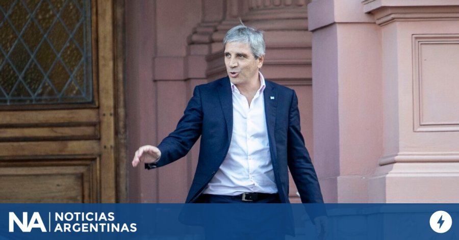 CLIMA DE TENSION. El ministro de Econom&iacute;a, Luis Caputo, asegur&oacute; que no habr&aacute; cambios en el equipo econ&oacute;mico y que continuar&aacute; al frente del Ministerio tras las elecciones legislativas.