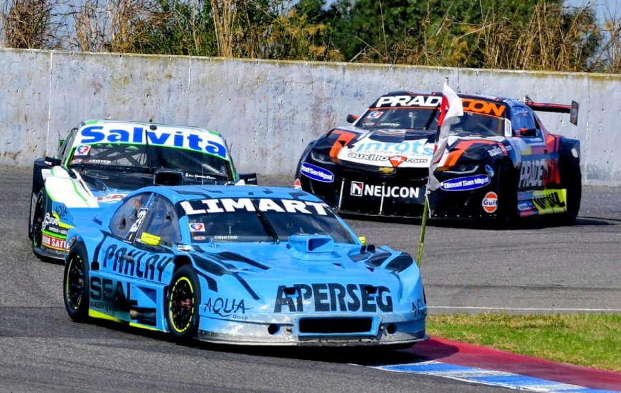 &Uacute;LTIMA VISITA. El ganador Esteban Gini, seguido por Diego Ciantini y Christian Ledesma.