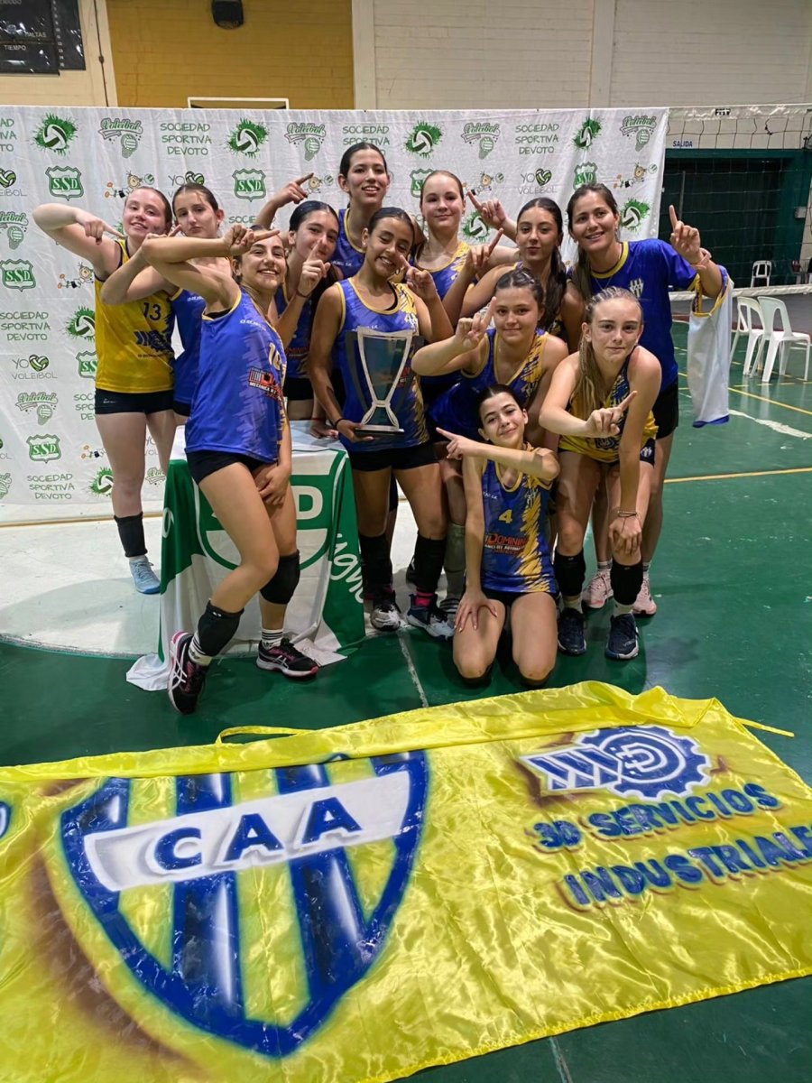 CAMPEONAS. El t&iacute;tulo fue en Sub 13.