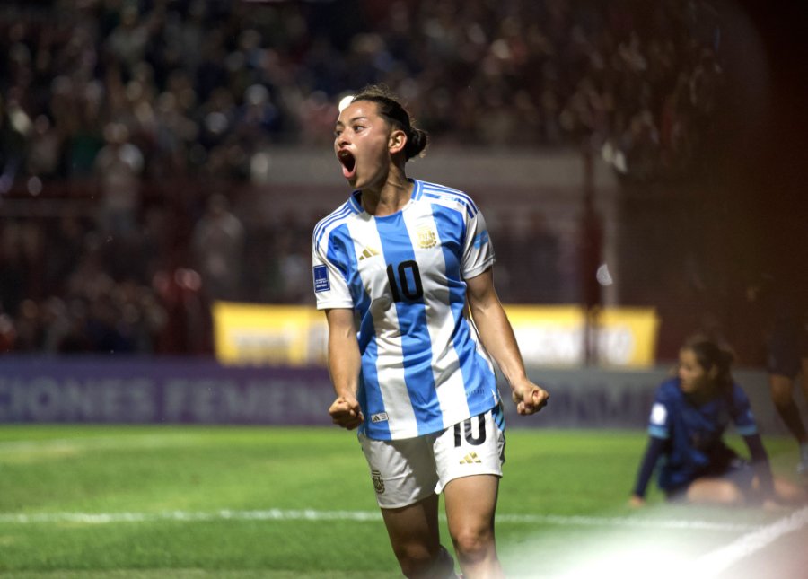 PRIMER PASO. Argentina no fall&oacute; de local.