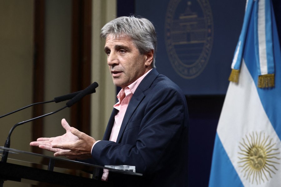 LUIS CAPUTO. El ministro de Econom&iacute;a volvi&oacute; a sostener que no habr&aacute; modificaciones en el r&eacute;gimen cambiario despu&eacute;s de que se conozcan los resultados de las elecciones.