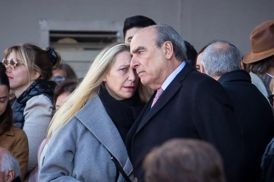 Francos gana tiempo en el Gabinete, pero suenan nombres para sucederlo.