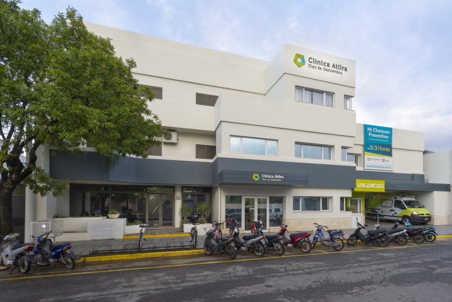 Fachada de la cl&iacute;nica sunchalense-