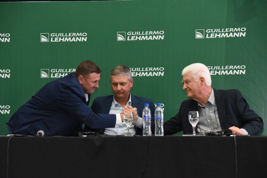 Autoridades de la Cooperativa Guillermo Lehmann en la Asamblea donde se convalidaron los resultados del &uacute;ltimo ejercicio. (FOTO COOP. LEHMANN)