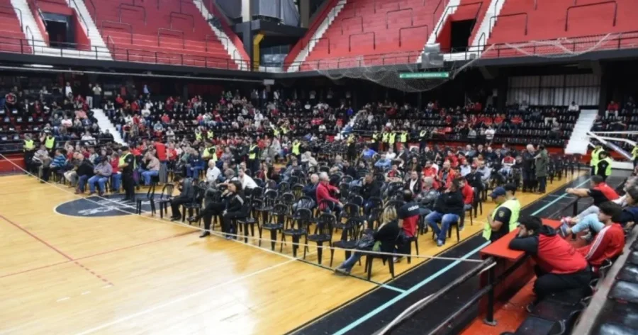 Newell&rsquo;s suspendi&oacute; la Asamblea Ordinaria y crece la tensi&oacute;n pol&iacute;tica por el balance.