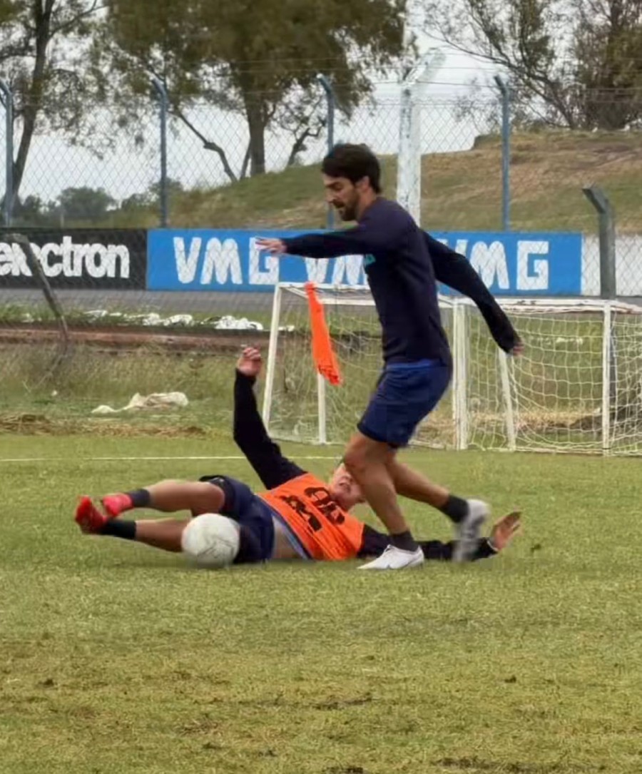 PENSANDO EN LO QUE VIENE. La Crema trabaja con la cabeza puesta en los cuartos de la Reválida. Este fin de semana conocerá a su rival.
