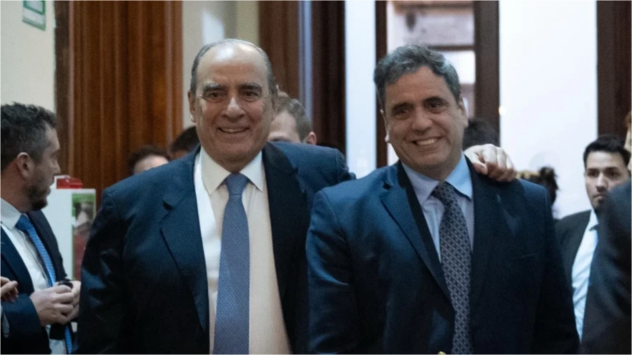 Francos y Catal&aacute;n ya est&aacute;n fuera del gobierno de Milei. (NA)