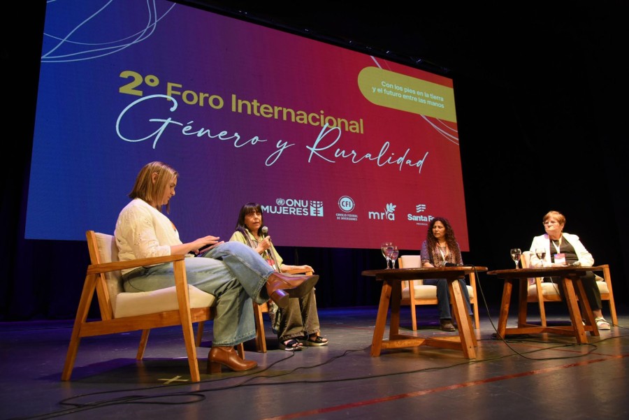 El Foro incluy&oacute; tres paneles centrales que abordaron experiencias locales, regionales e institucionales de trabajo con perspectiva de g&eacute;nero.