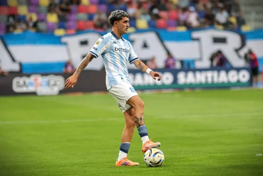 LATERAL. Martirena, de la Academia.