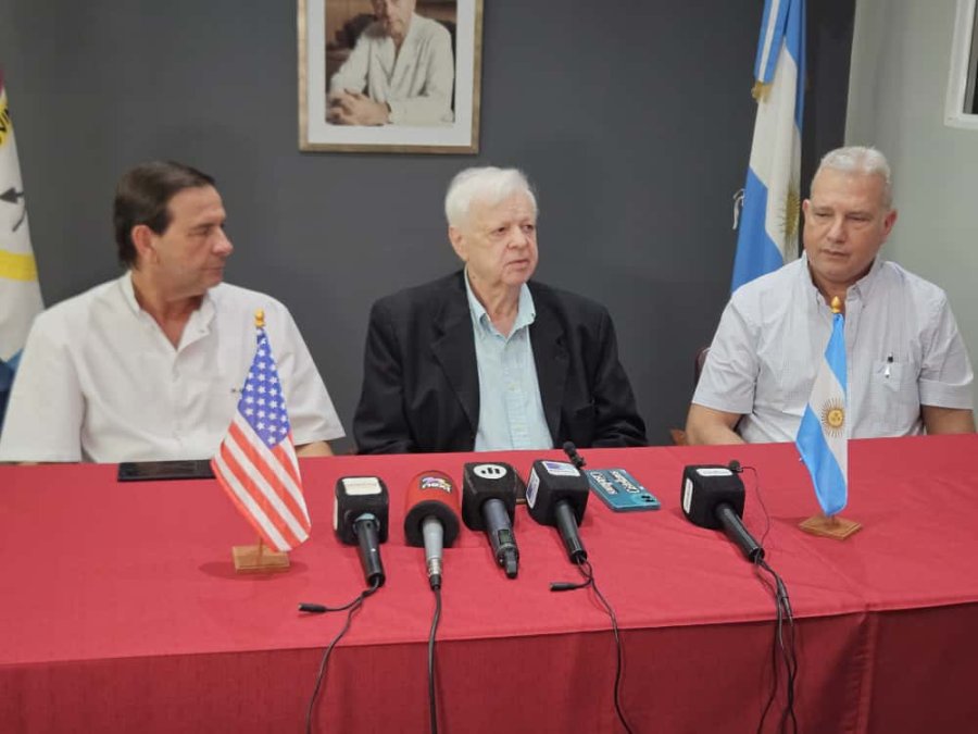 El Dr. Mario Golocovsky junto al Dr. Daniel Marfortt y el Dr. Norberto Brusa.