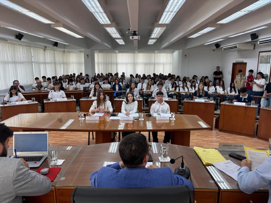 Esta iniciativa busca darle voz a los j&oacute;venes que todos los a&ntilde;os llevan ideas novedosas al &oacute;rgano legislativo local.