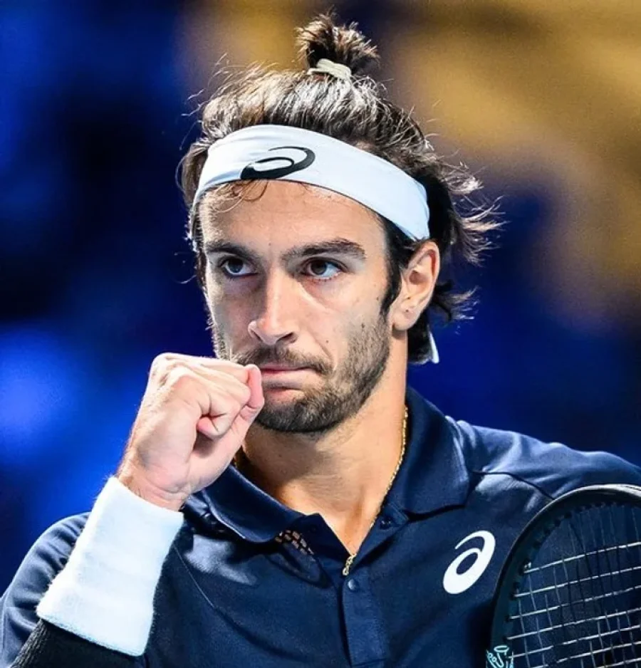 Musetti avanza a semifinales en el ATP de Atenas y sue&ntilde;a con jugar las ATP Finals.