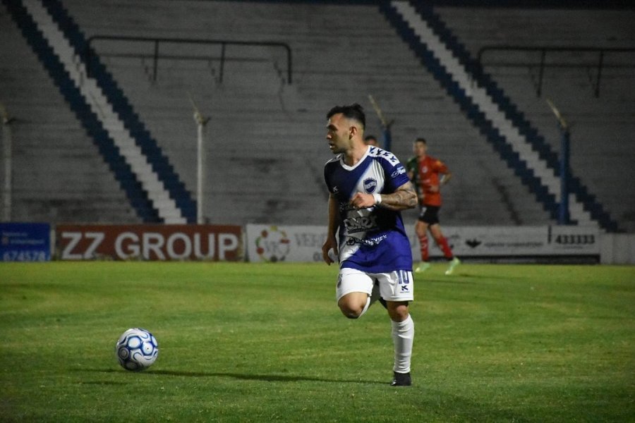 CHEMA JIMENEZ. La cuota de f&uacute;tbol en el equipo benhurense.
