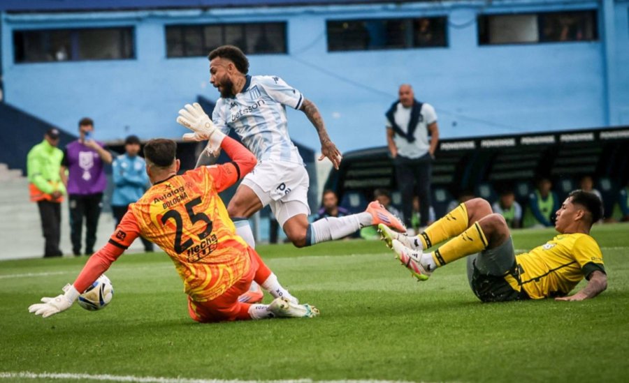 RACING LE GAN&Oacute; A DEFENSA Y JUSTICIA
