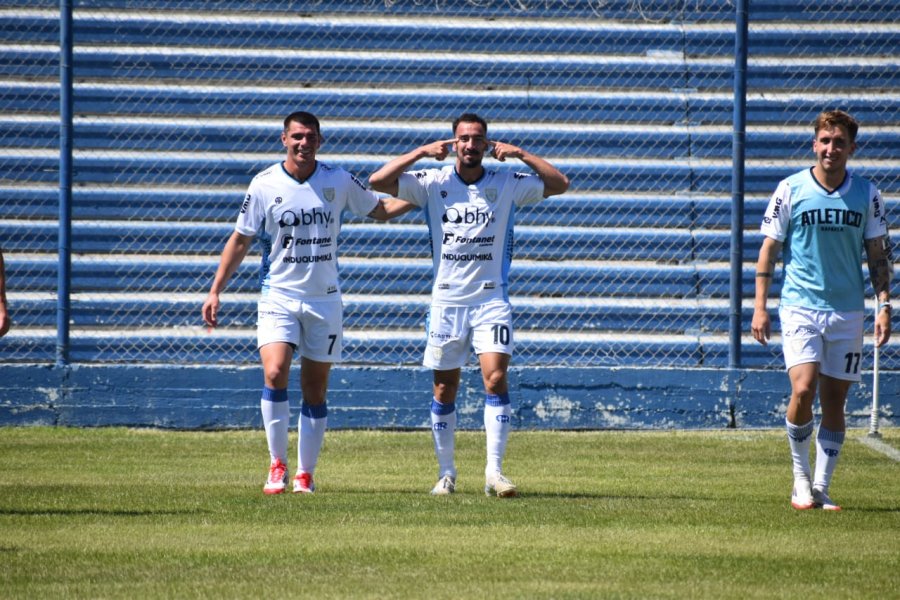 LE PEGO CON CATEGORIA. Facundo Affranchino anot&oacute; el segundo tanto.