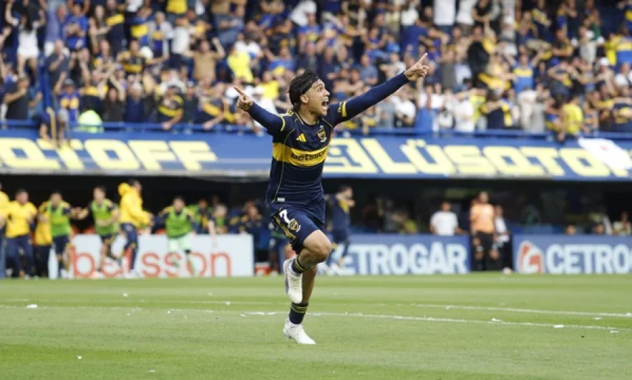 CHANGUITO. Zeballos festeja el primero.