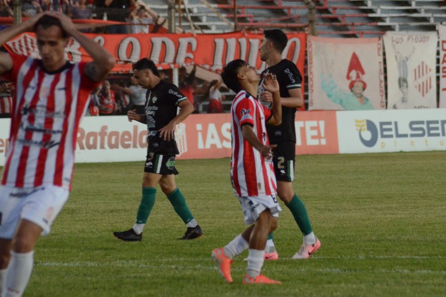 UNA QUE NO SE DIO. El extremo lamentando una de las que fall&oacute;. Despu&eacute;s tuvo revancha.