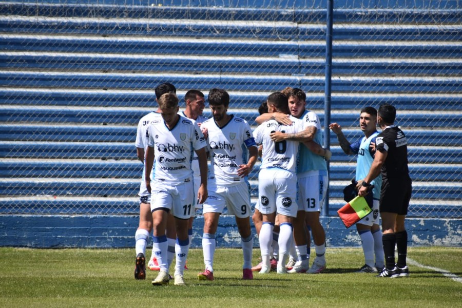 LA CREMA SIGUE ILUSIONADA CON SU REGRESO A LA PRIMERA NACIONAL