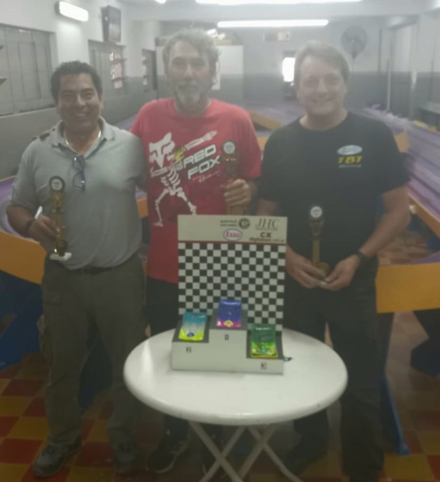 PODIO. Ricardo Gim&eacute;nez (2&ordm;), Jos&eacute; Foti (1&ordm;) y Gustavo Scanarotti (3&ordm;).