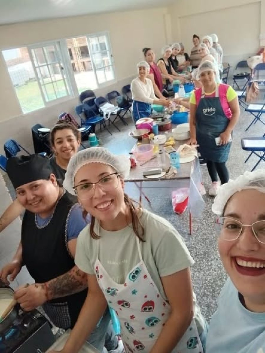 Participantes en uno de los encuentros de capacitaci&oacute;n.