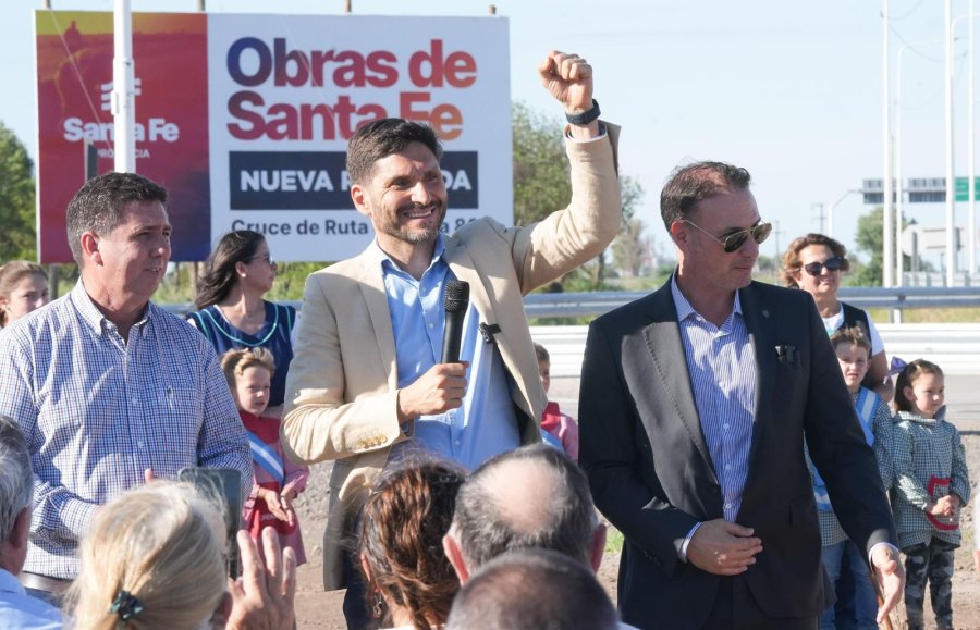 &iquest;SE VIENE LA COMPENSACION? El gobernador Maximiliano Pullaro adelant&oacute; este viernes que va a recomponer los salarios de los empleados p&uacute;blicos de Santa Fe.