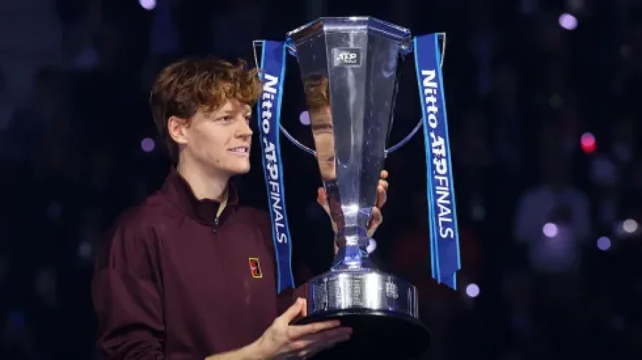 &iexcl;Jannik Sinner flamante campe&oacute;n del ATP Finals!