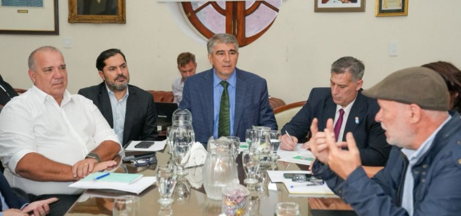 PARITARIAS 2025. El Gobierno de Santa Fe anunciar&aacute; en las pr&oacute;ximas horas la decisi&oacute;n de pagar a los trabajadores estatales la diferencia entre la inflaci&oacute;n y los salarios acordados en paritarias.