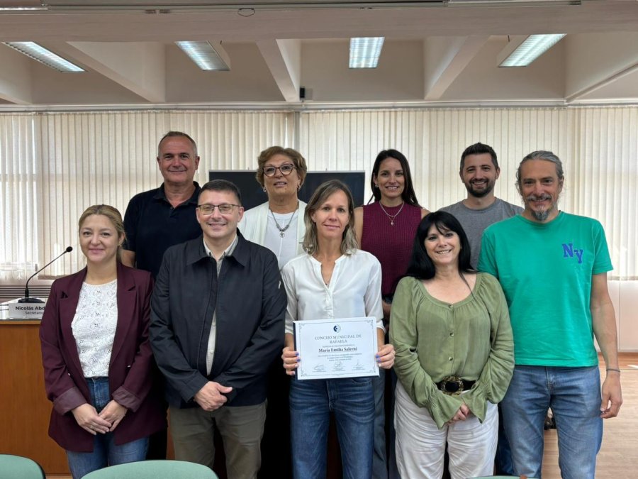 Mar&iacute;a Emilia Salerni, la "Pitu", junto a los concejales de Rafaela.