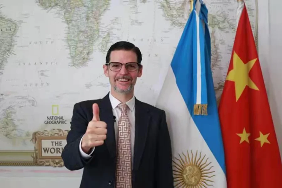 Sabino Vaca Narvaja, ex embajador argentino en China, critic&oacute; el acuerdo comercial entre la Argentina y los Estados Unidos.