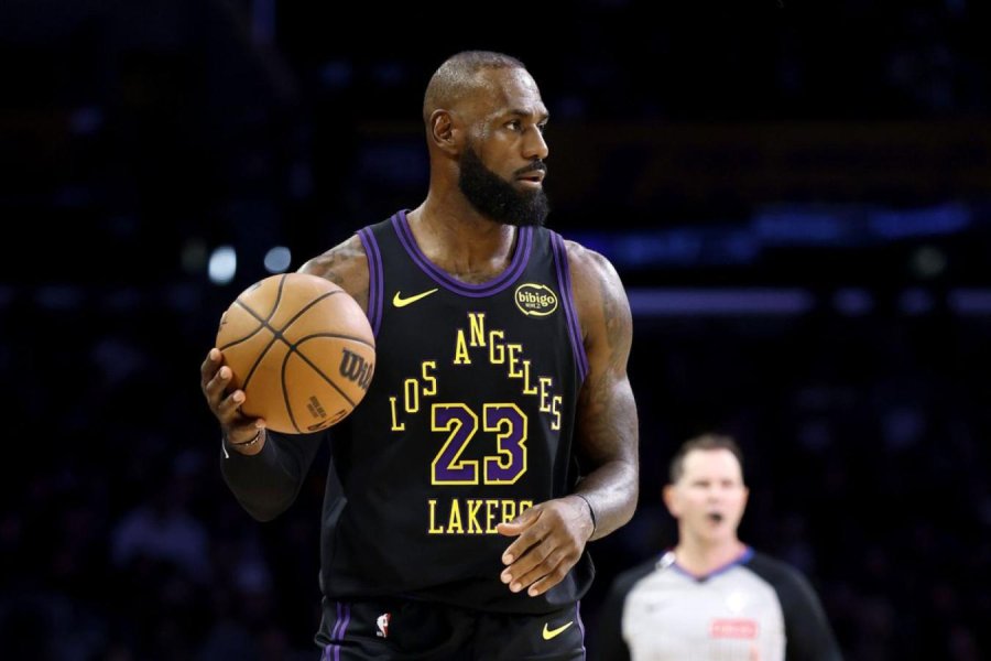 LEBRON.&nbsp; Marca hist&oacute;rica al jugar 23 temporadas.