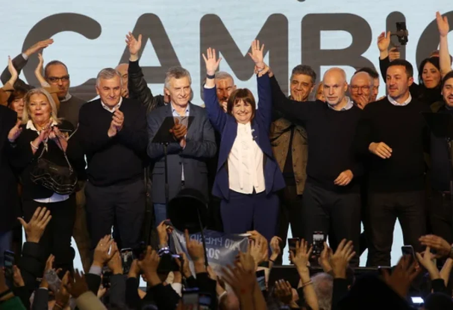 Macri junto a Bullrich y Rodr&iacute;guez Larreta, la noche de la interna de agosto de 2023.