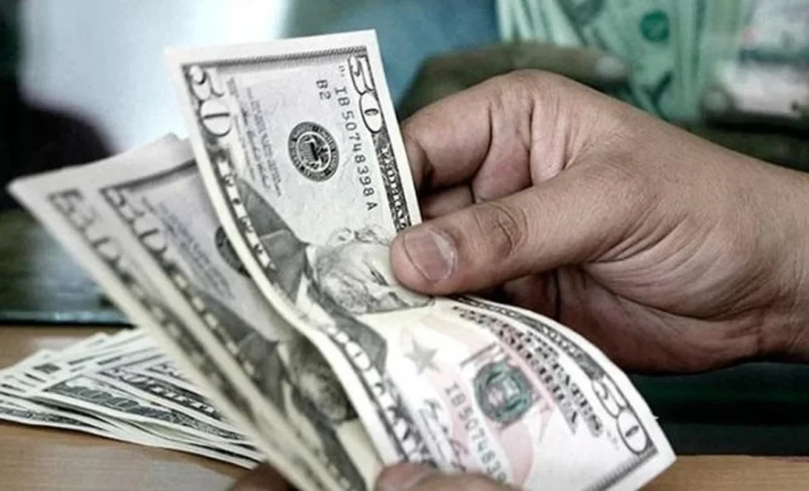 Hasta el martes no se puede comprar d&oacute;lar oficial.