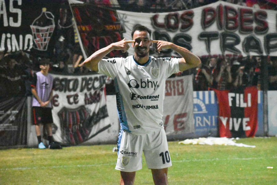 GRAN FIGURA. / Facundo Affranchino anot&oacute; los dos goles para la victoria de Atl&eacute;tico en Pergamino.