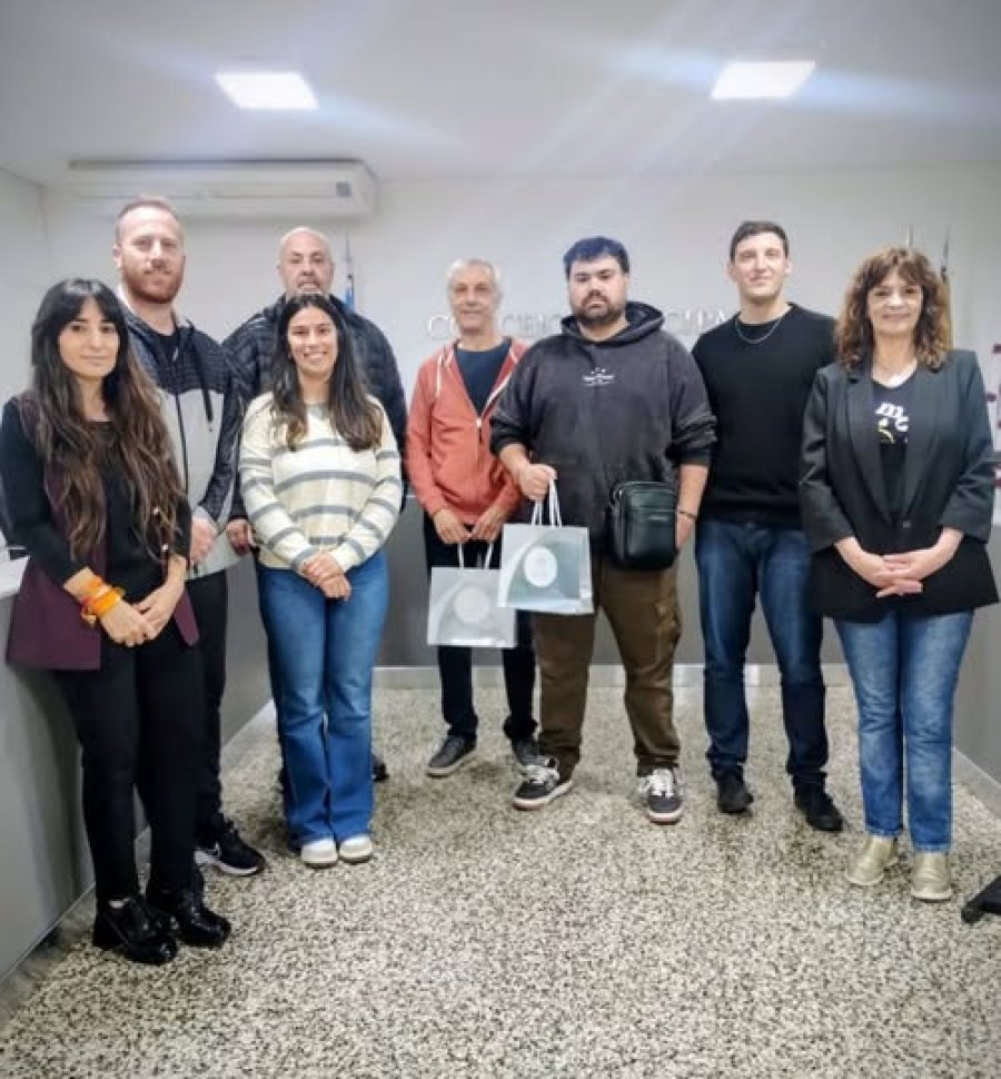 Los Ediles y los fot&oacute;grafos en el Recinto