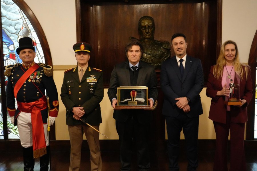 El Presidente Javier Milei visit&oacute; en agosto pasado el Regimiento de Infanter&iacute;a 1 &ldquo;Patricios&rdquo; junto a su hermana Karina, el ministro de Defensa Luis Petri y el jefe del Ej&eacute;rcito, Carlos Presti.