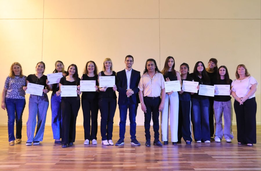Entrega de certificados de la edici&oacute;n 2025 del Taller de Lengua de Se&ntilde;as Argentina (LSA).