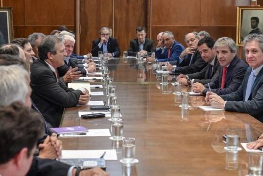ENCUENTRO. Luis Toto Caputo se reuni&oacute; con empresarios brit&aacute;nicos.