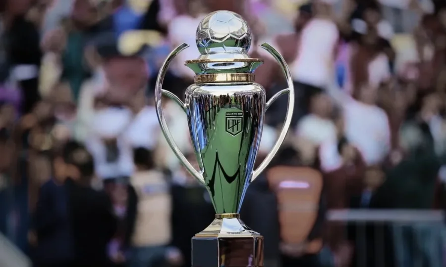 El trofeo que levantar&aacute; el campe&oacute;n del Torneo Clausura.