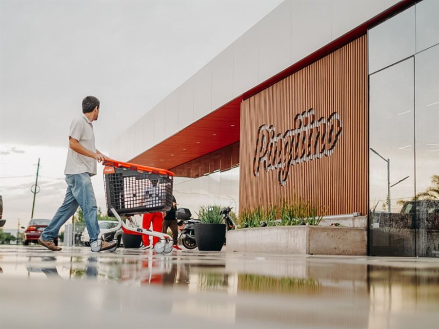 SAN FRANCISCO. La segunda sucursal de Supermercados Ping&uuml;ino est&aacute; ubicada en la esquina de Bv. Roque S&aacute;enz Pe&ntilde;a y Panam&aacute;.