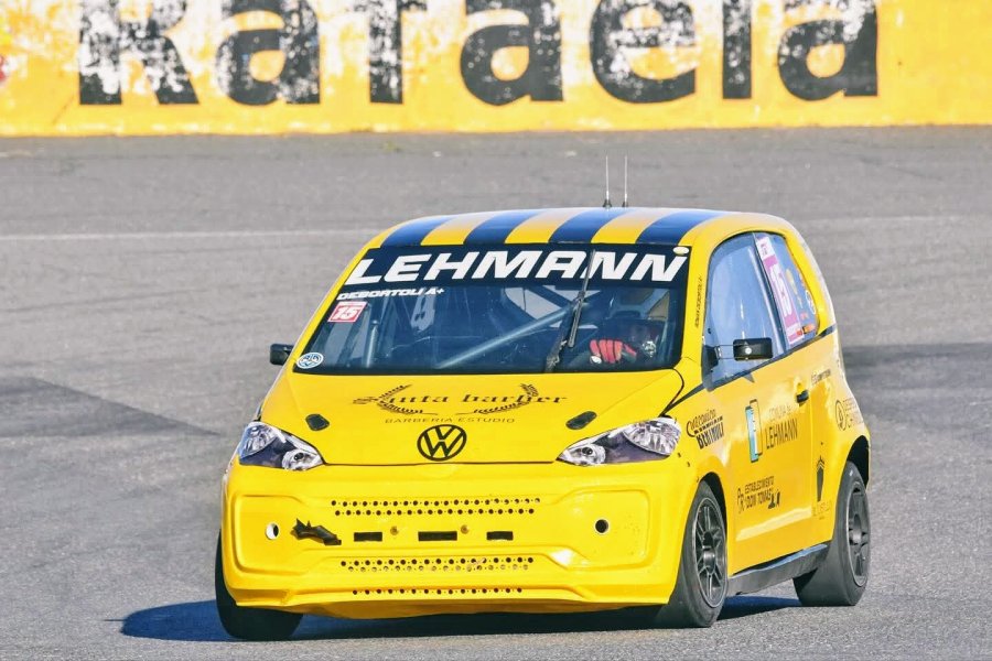 ROM&Aacute;N DEBORTOLI. El piloto que representa a la localidad de Lehmann en el TZ 1600.