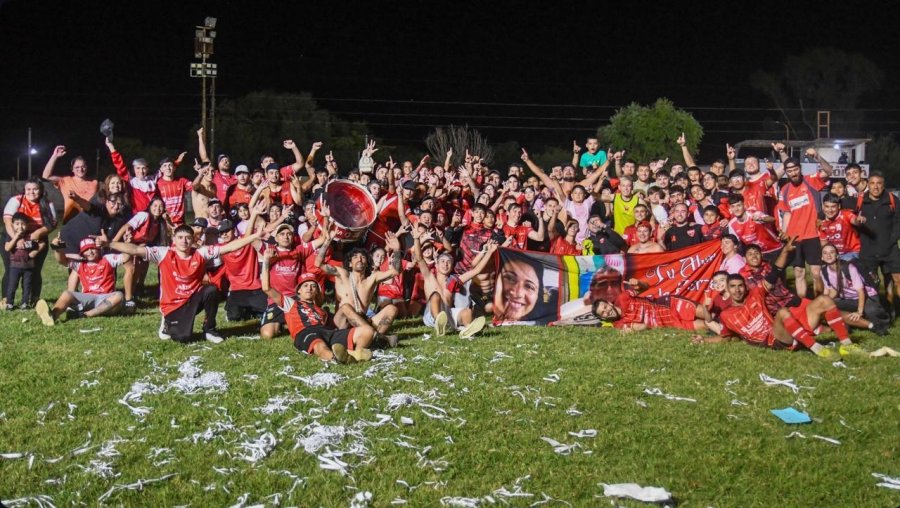 GRAN CAMPE&Oacute;N. Ferrocarril del Estado se qued&oacute; con el triunfo en Clucellas y festej&oacute; el t&iacute;tulo.