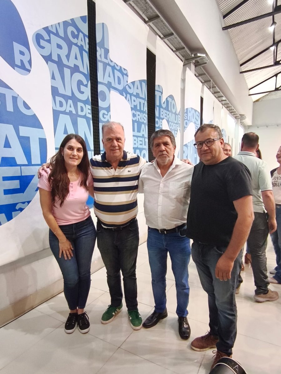 Adri&aacute;n Bertolini con la c&uacute;pula de FESTRAM.