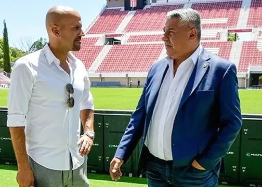 Juan Sebasti&aacute;n Ver&oacute;n y Chiqui Tapia.