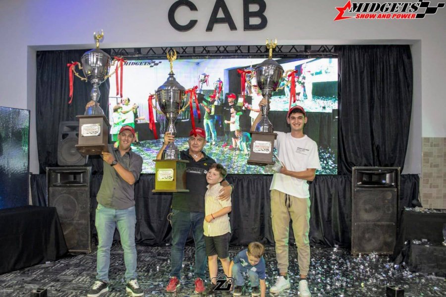 Luis Kunz, Fernando Merke y Jerem&iacute;as Molardo en la "Cena Coronaci&oacute;n" 2024.