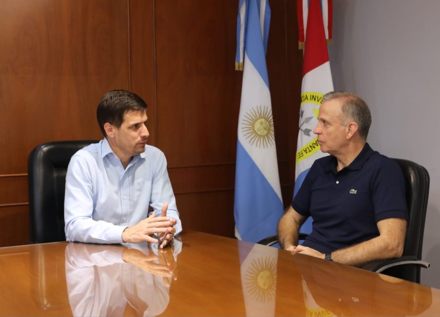 El intendente, Leonardo Viotti, recibi&oacute; a Fernando Muriel en su despacho del 5&deg; piso del edificio municipal.