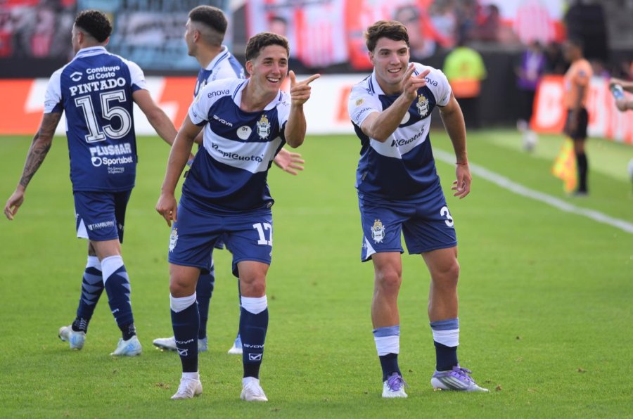 GIMNASIA LE GAN&Oacute; A BARRACAS CENTRAL